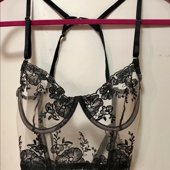 Embroidered Mesh Underwire Lingerie Set - Picture 5 of 10